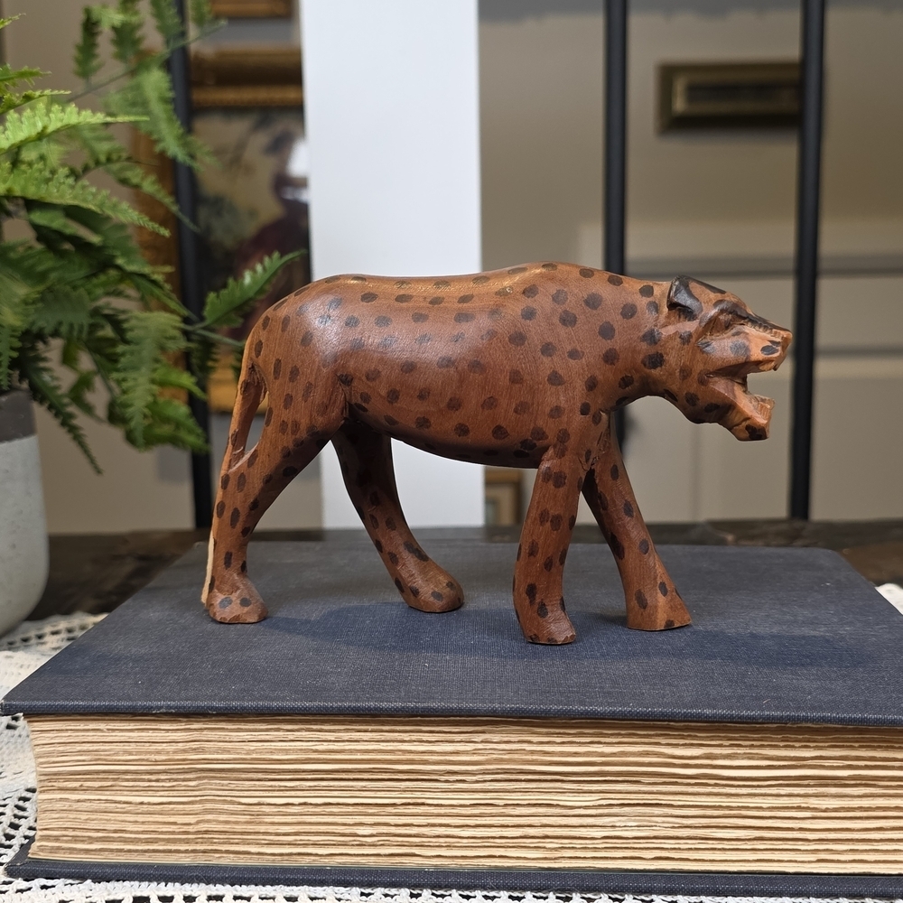 Vintage Hand Carved Spotted Leopard/Cheetah Wood Statue 6" African Safari Art